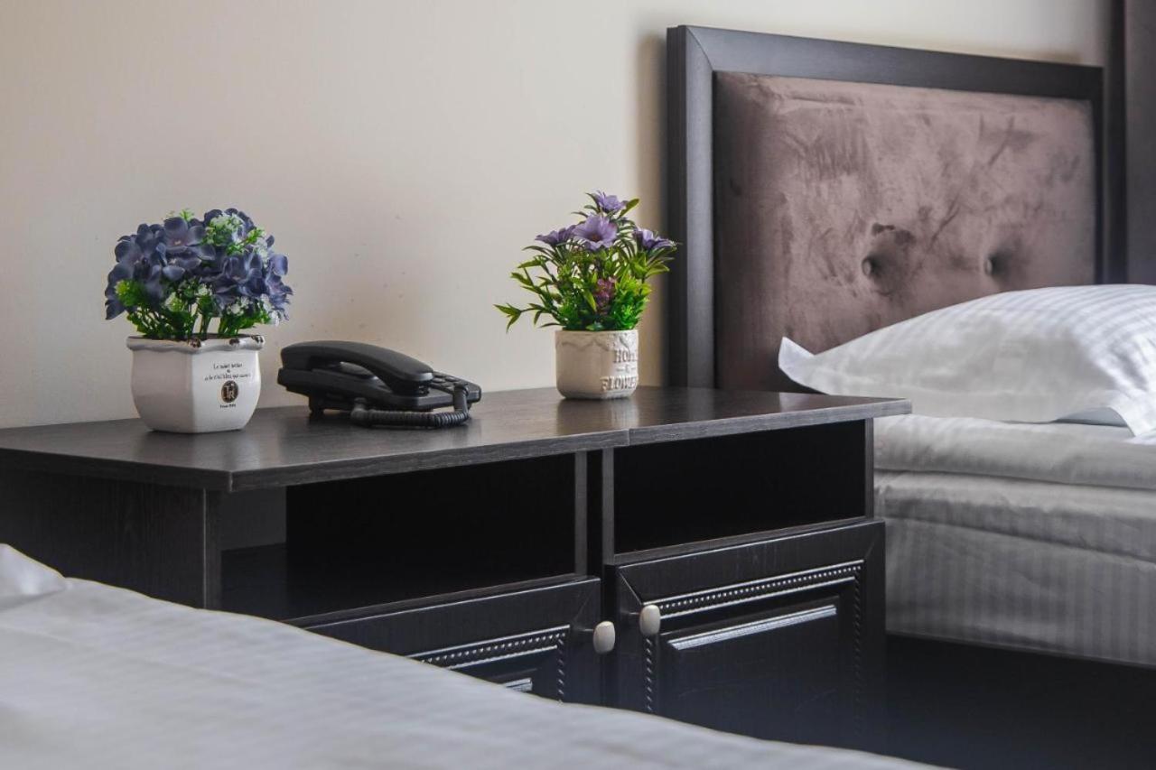 Korkem Tau Hotel Astana Ngoại thất bức ảnh